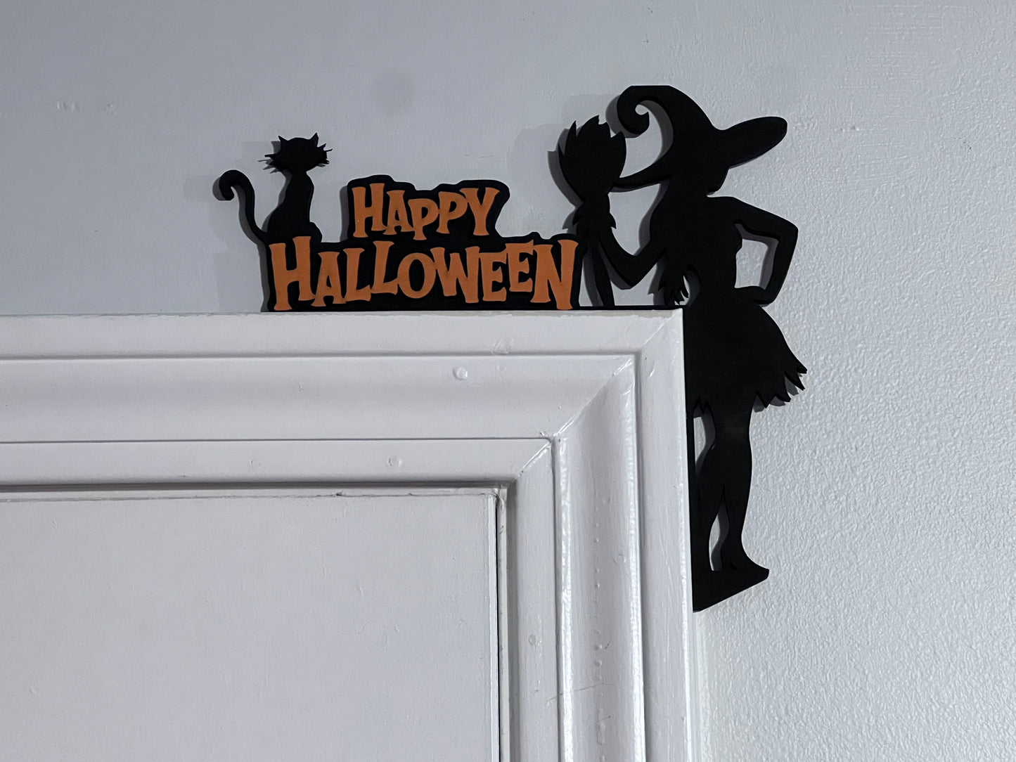 Happy Halloween doorframe sign